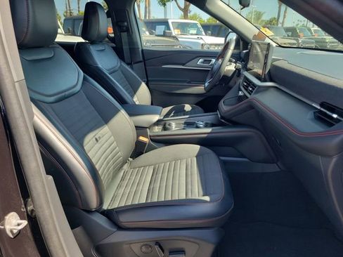 Used 2025 Ford Explorer ST-Line RWD image 18