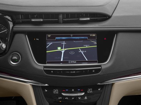 Used 2017 Cadillac XT5 Luxury w/ Driver Awareness Package FWD image 11
