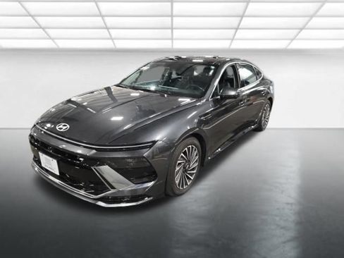 Used 2025 Hyundai Sonata Limited FWD image 9