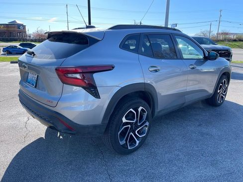 Used 2025 Chevrolet Trax RS w/ Driver Confidence Package image 3