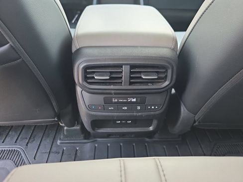 Used 2025 Honda Pilot EX-L image 24