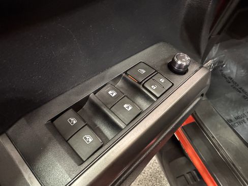 Used 2018 Toyota Tacoma TRD Sport image 22