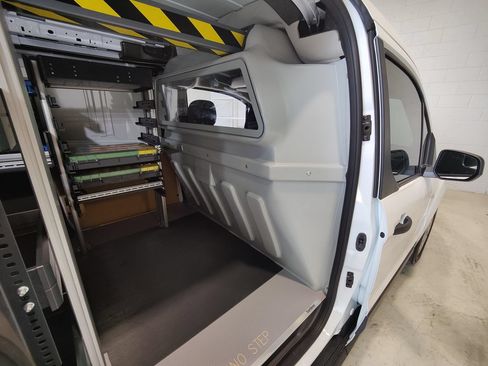 Used 2023 Ford Transit Connect XL FWD image 12