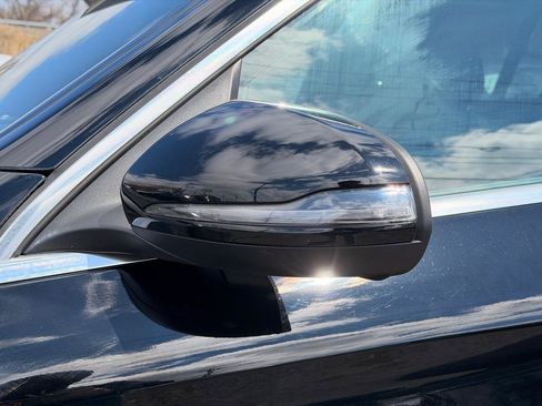 Used 2021 Mercedes-Benz GLC 300 4MATIC image 11