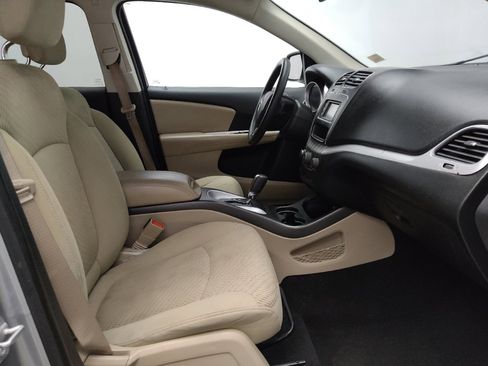 Used 2020 Dodge Journey SE image 21