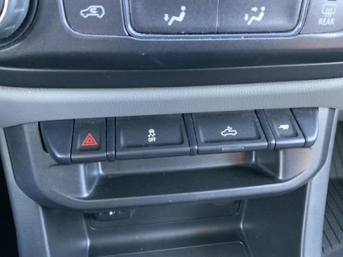 Used 2019 GMC Canyon 2WD Crew Cab w/ Convenience Package image 39