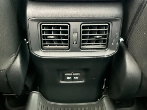 Used 2025 Toyota RAV4 XLE AWD/4WD image 34