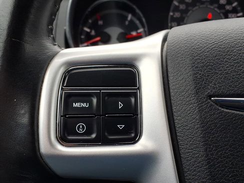 Used 2011 Chrysler 200 Touring image 27