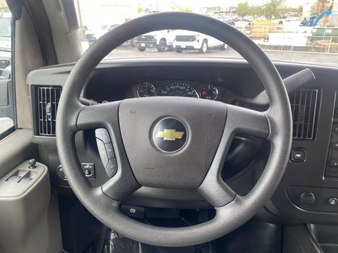 Used 2025 Chevrolet Express 3500 LT w/ LT Preferred Equipment Group RWD image 14