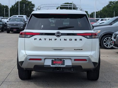 Used 2023 Nissan Pathfinder Platinum FWD image 5