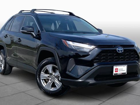 Used 2024 Toyota RAV4 XLE w/ Convenience Package image 3