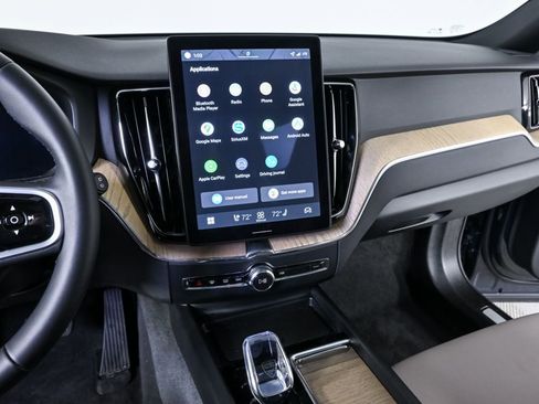 Certified 2026 Volvo XC60 B5 Core image 14