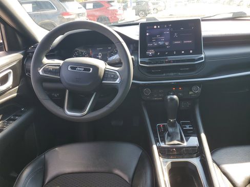 Used 2022 Jeep Compass Altitude image 11