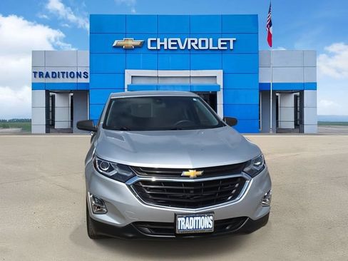 Used 2021 Chevrolet Equinox LS w/ LS Convenience Package FWD image 4