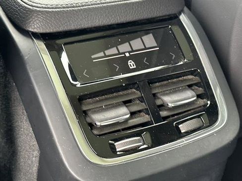 Certified 2021 Volvo XC90 T8 Inscription Expression w/ Protection Package Premier image 13