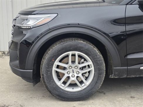 New 2025 Ford Explorer Active image 8
