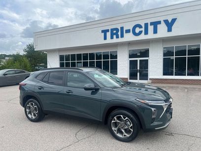 New 2025 Chevrolet Trax LT w/ Sunroof Package
