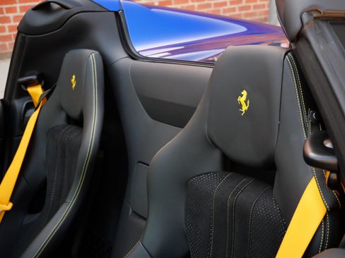 Used 2023 Ferrari 812 GTS RWD image 28