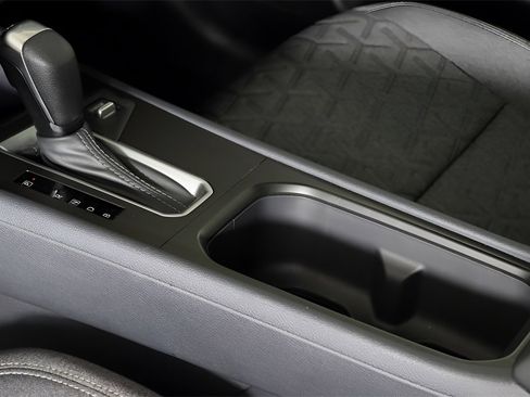 Used 2025 Nissan Kicks SV w/ SV Premium Package image 38