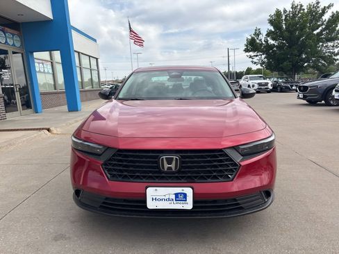 Certified 2025 Honda Accord SE image 2