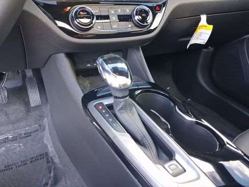 Used 2025 Buick Envista Sport Touring w/ Convenience I Package FWD image 17