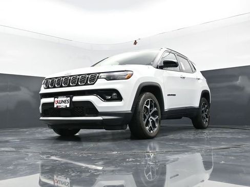 Used 2025 Jeep Compass Limited AWD/4WD image 48