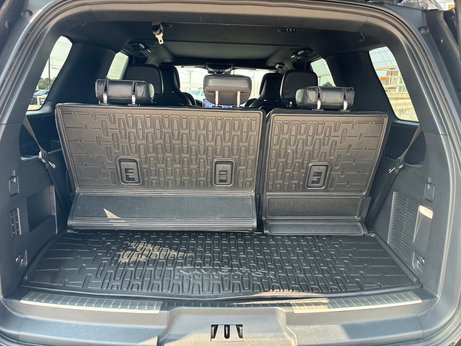 Used 2024 Lincoln Navigator Reserve AWD/4WD image 5
