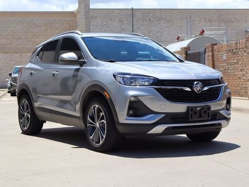 Used 2023 Buick Encore GX Select FWD image 2