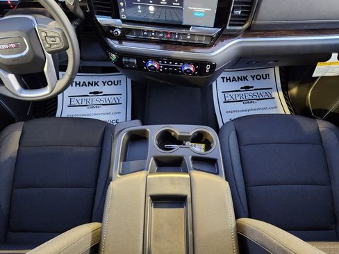 New 2026 GMC Sierra 1500 SLE image 11