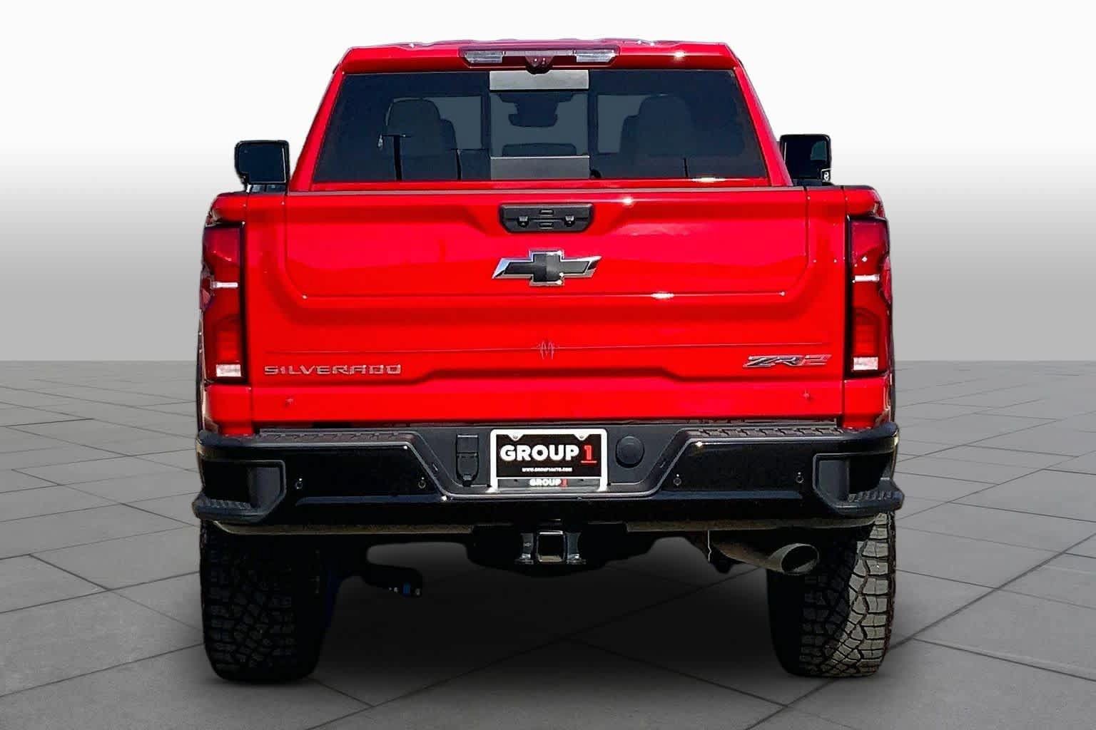 Used 2025 Chevrolet Silverado 2500 ZR2 w/ Technology Package AWD/4WD image 5