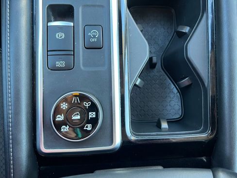 Used 2022 Nissan Pathfinder SL image 34