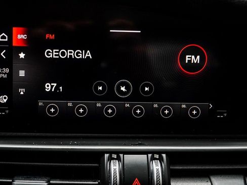 Used 2023 Alfa Romeo Giulia Veloce image 24