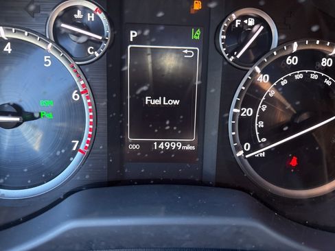 Used 2023 Lexus GX 460 Premium image 16