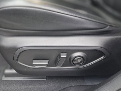 Used 2023 Jeep Grand Cherokee Limited image 19