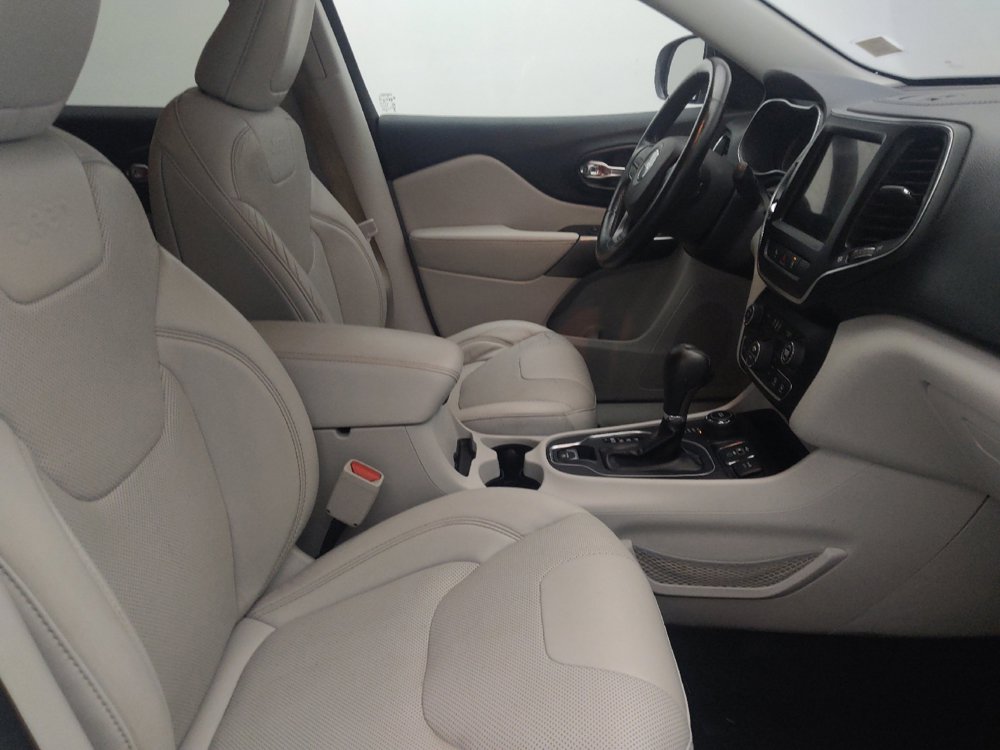 Used 2021 Jeep Cherokee Latitude Lux w/ Comfort/Convenience Group AWD/4WD image 21