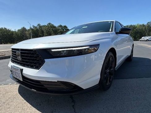 Used 2025 Honda Accord SE image 9