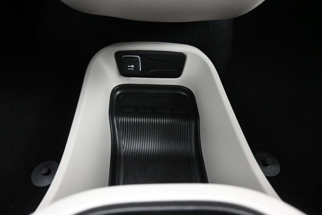 Used 2024 Chrysler Pacifica Touring-L FWD image 24
