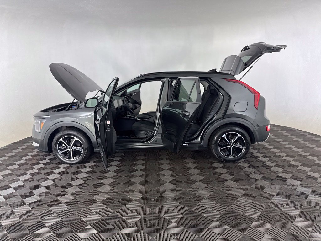 Used 2025 Kia Niro LX FWD image 14