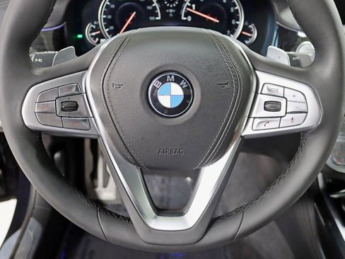 Used 2019 BMW 750i xDrive w/ M Sport Package image 16