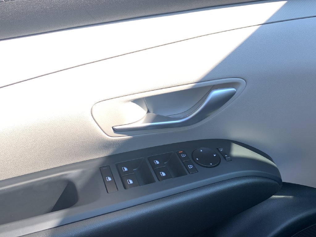 Certified 2025 Hyundai Tucson SEL AWD/4WD image 12