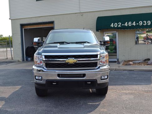 Used 2011 Chevrolet Silverado 2500 LT w/ Convenience Package AWD/4WD image 2