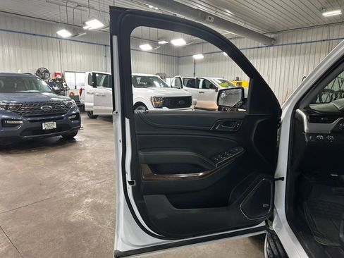 Used 2018 GMC Yukon XL SLE image 11