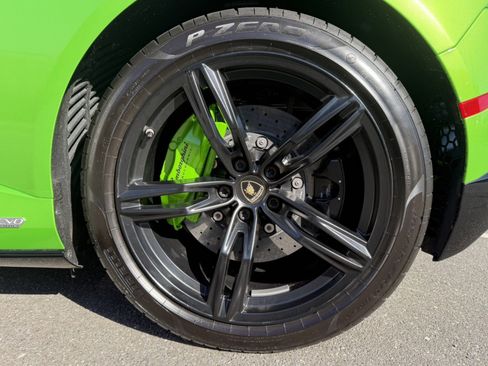 Used 2021 Lamborghini Huracan EVO image 8