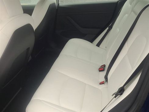 Used 2022 Tesla Model 3 Long Range image 9