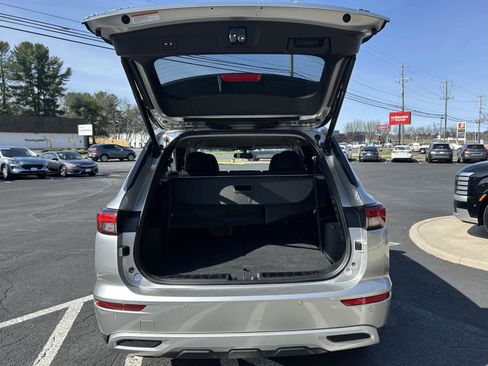 Used 2022 Mitsubishi Outlander SE image 5