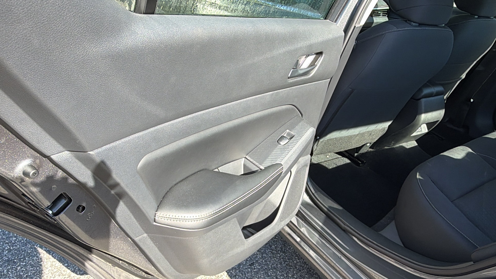 Used 2025 Nissan Altima 2.5 SV FWD image 23