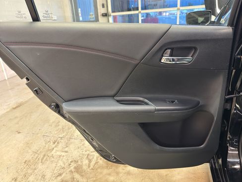 Used 2017 Honda Accord Sport Special Edition image 29