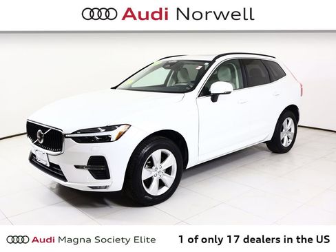Used 2022 Volvo XC60 B5 Momentum w/ Climate Package image 11