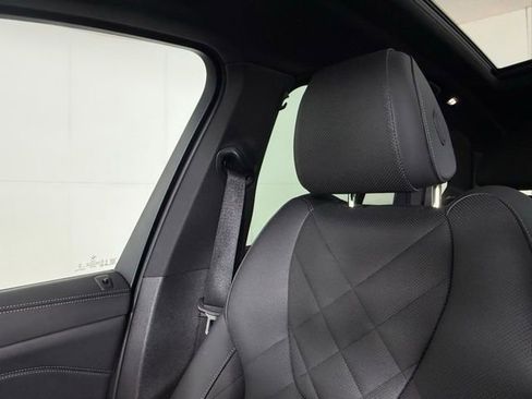 Used 2025 BMW X5 sDrive40i w/ Premium Package image 21