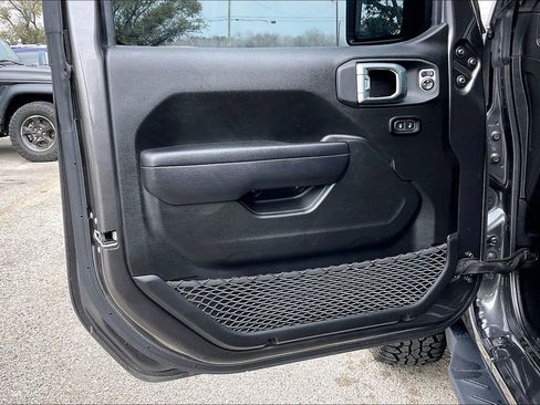 Used 2024 Jeep Gladiator Sport image 17